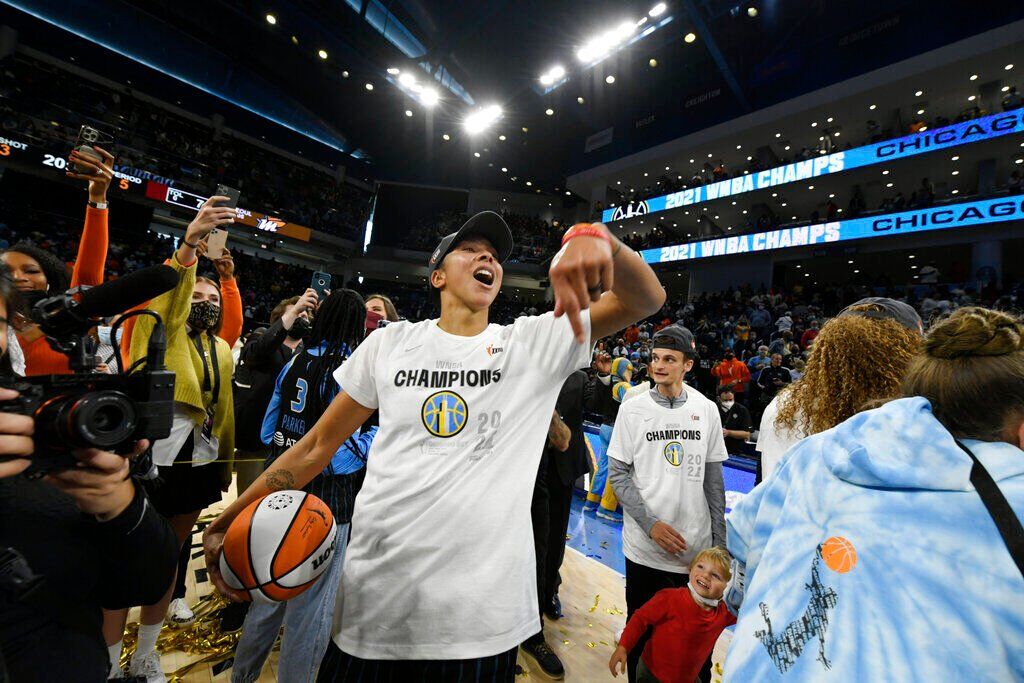 YE Memorable Moments Basketball